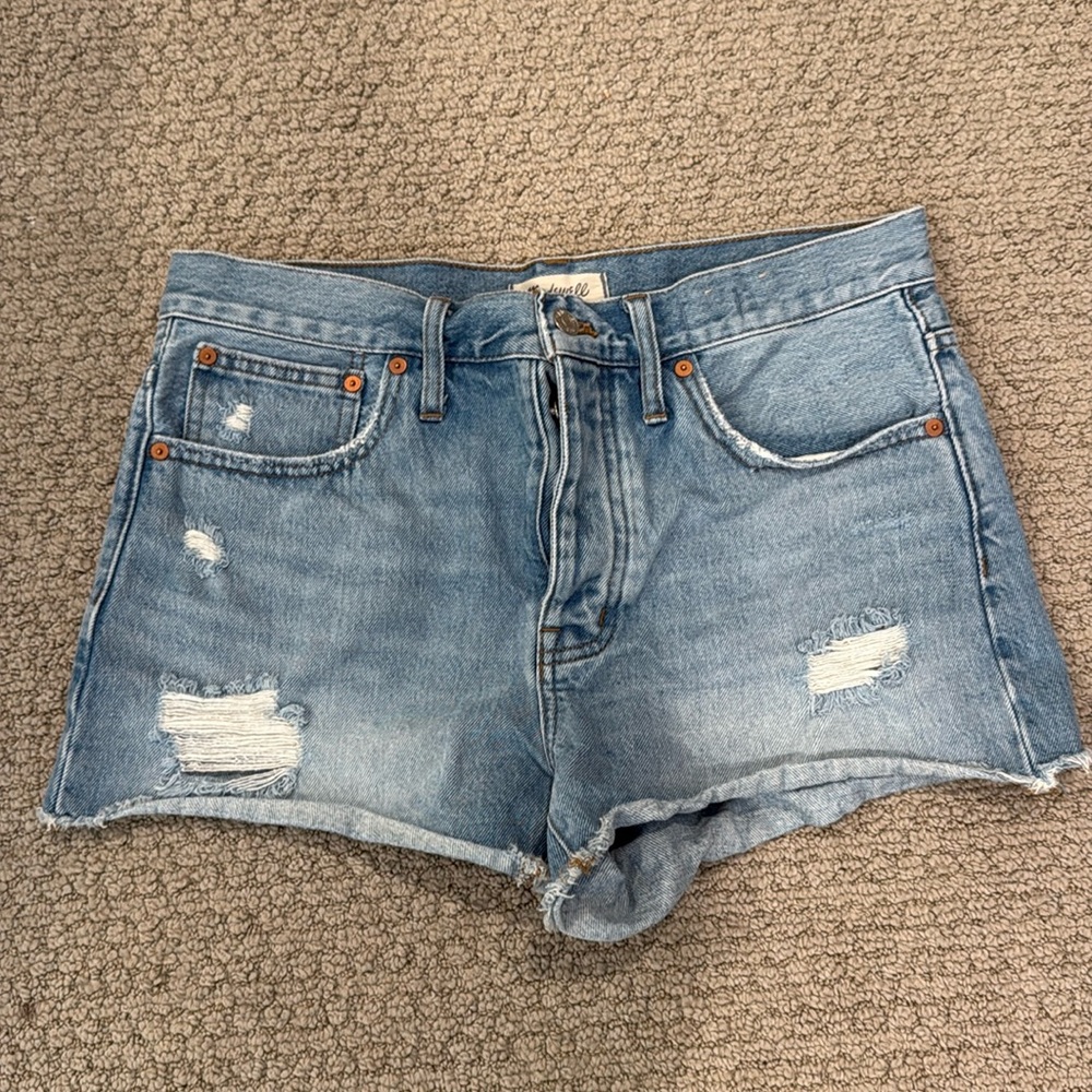 Madewell relaxed denim shorts. Size 27